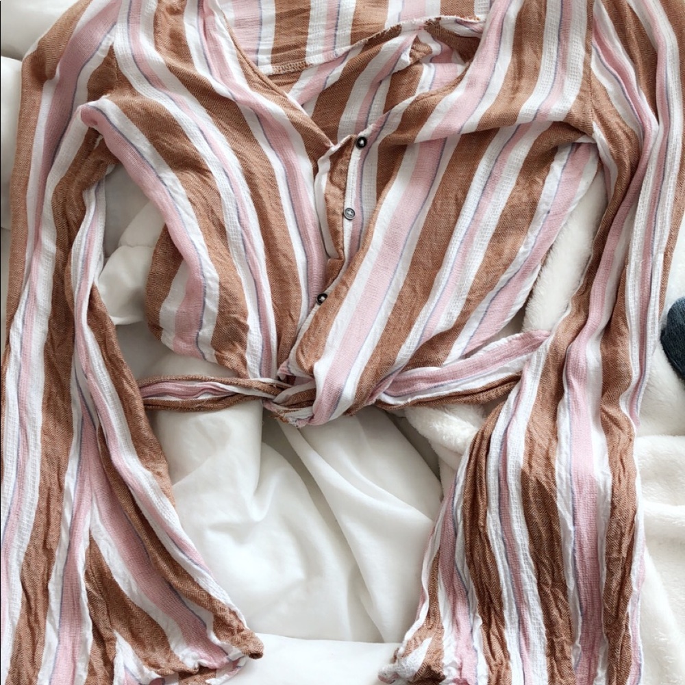 Crop top long sleeve blouse
